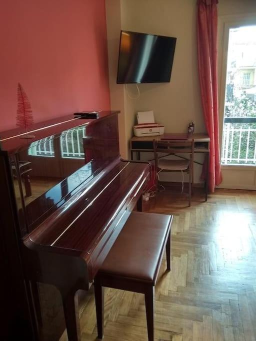 Cozy For Piano Lovers In Corfu Town Apartment